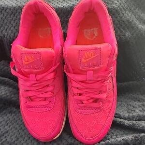 Nike Air Max 90 'Valentine's Day' sneakers in the Pink Prime colorway.